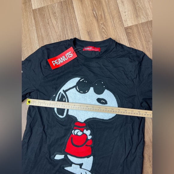 2021 Large Peanuts Snoopy Joe Cool Huge Chenille Patch Graphic Collector T Shirt - Picture 3 of 7